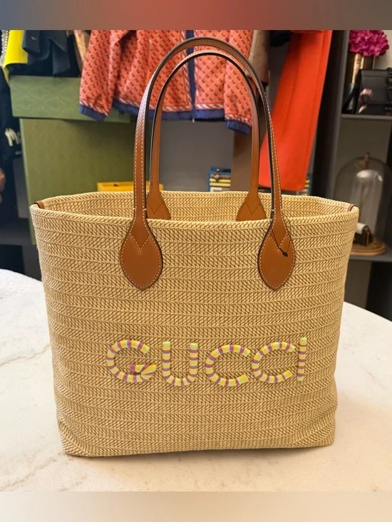Gucci Beige Straw Tote Bag with Leather Handles - Picture 5 of 13